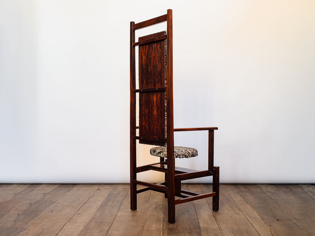 Cadeira com Espaldar Alto em Jacarandá