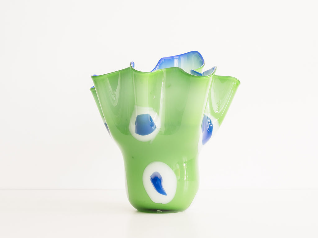 Vaso de Vidro Verde com Detalhes em Branco e Azul