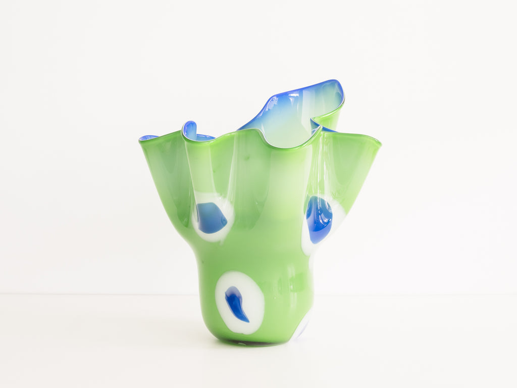 Vaso de Vidro Verde com Detalhes em Branco e Azul