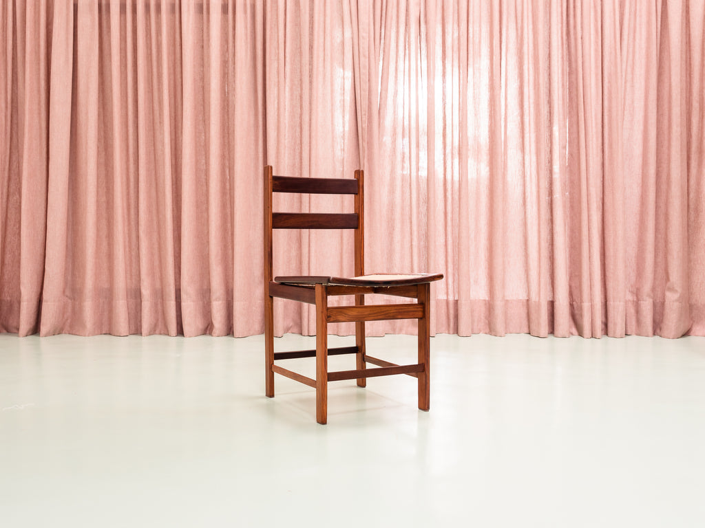 Casa Hollanda | Cadeira em Jacarandá e Palhinha