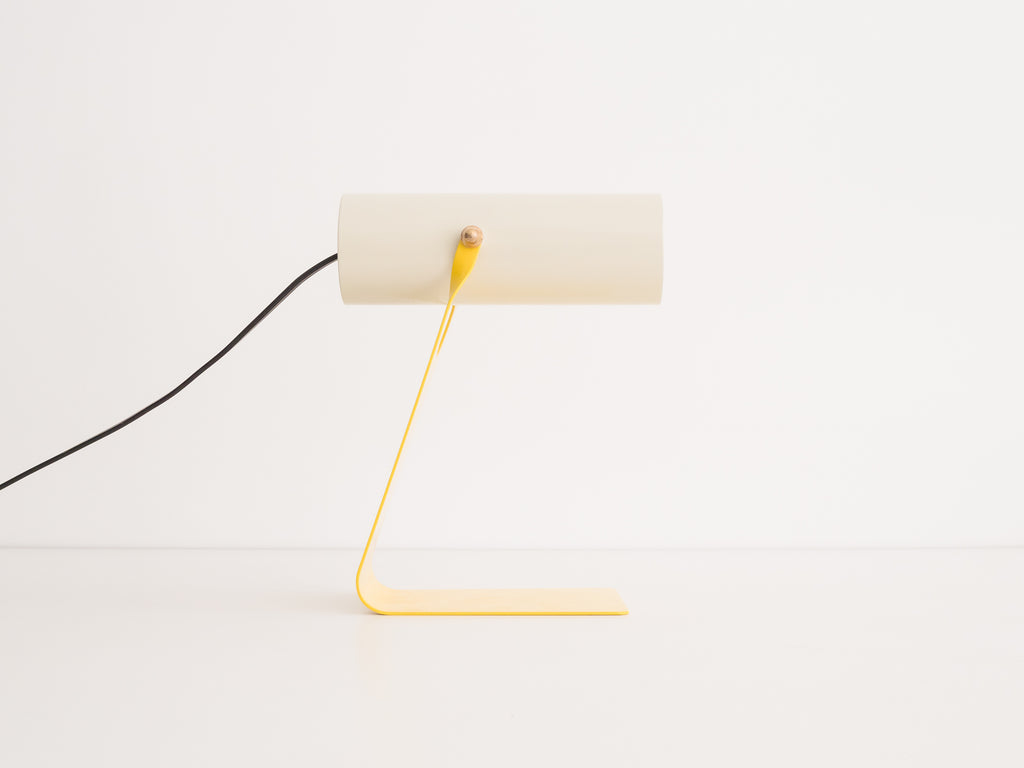 Luminária Pivotante com Foco Cilíndrico