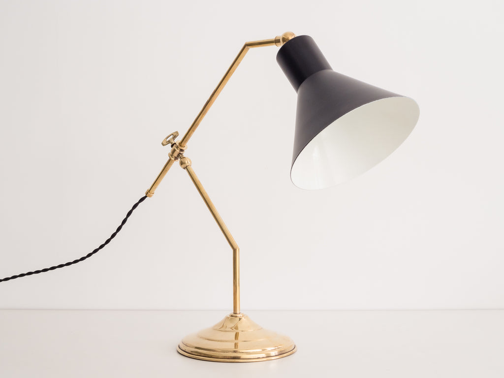 Luminária de Mesa com Braço Articulado em Latão