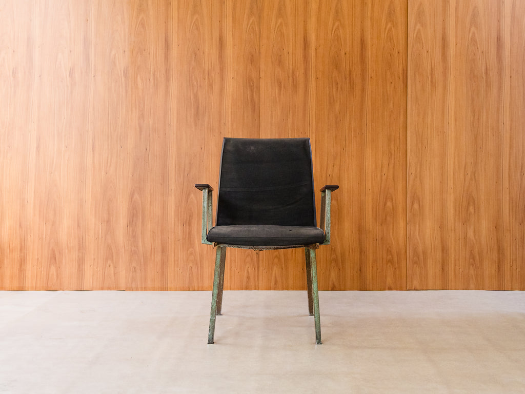 Cadeira de Braços em Metal Cromado e Braços em Jacarandá