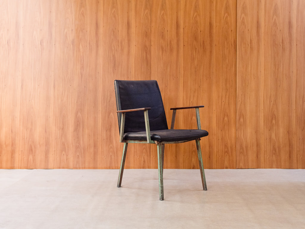 Cadeira de Braços em Metal Cromado e Braços em Jacarandá