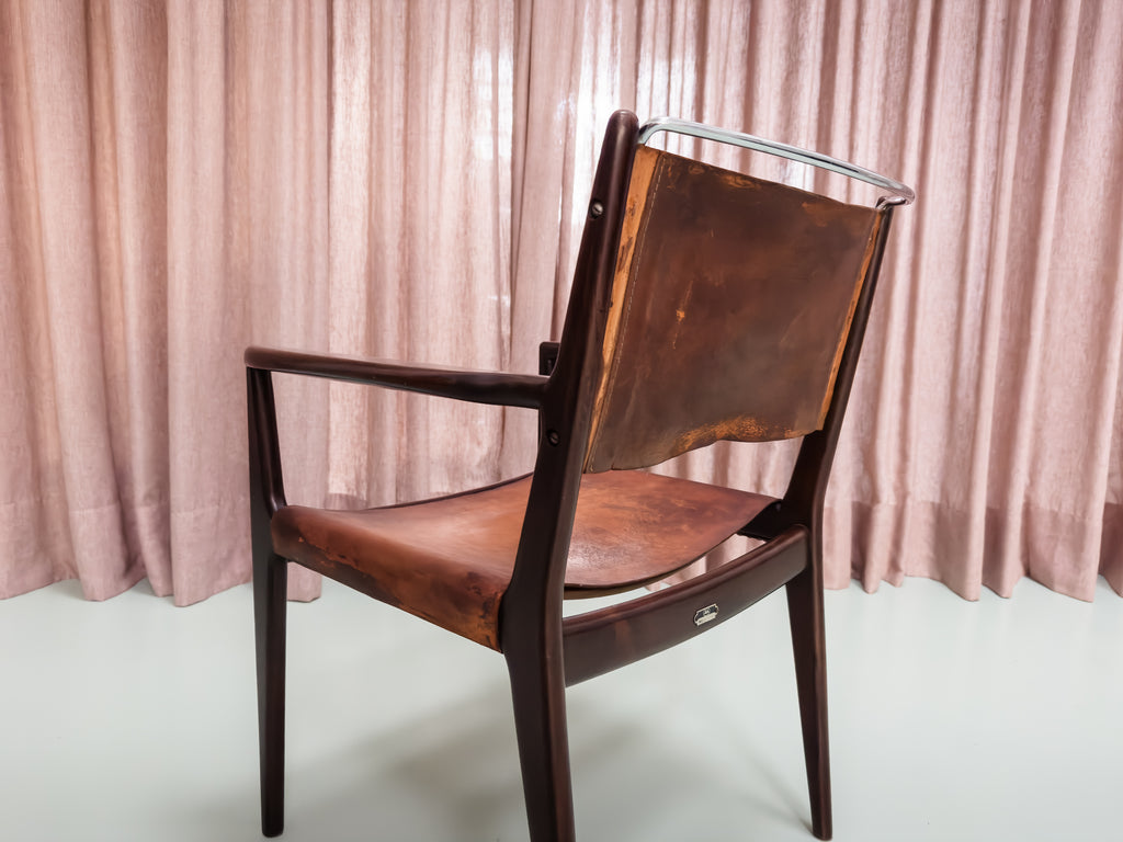 Par de Poltronas em Jacarandá e Couro