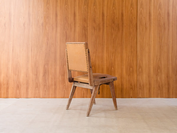 Cadeira em Madeira Clara