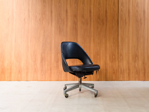Eero Saarinen | Cadeira "Executive Chair" com Rodízios