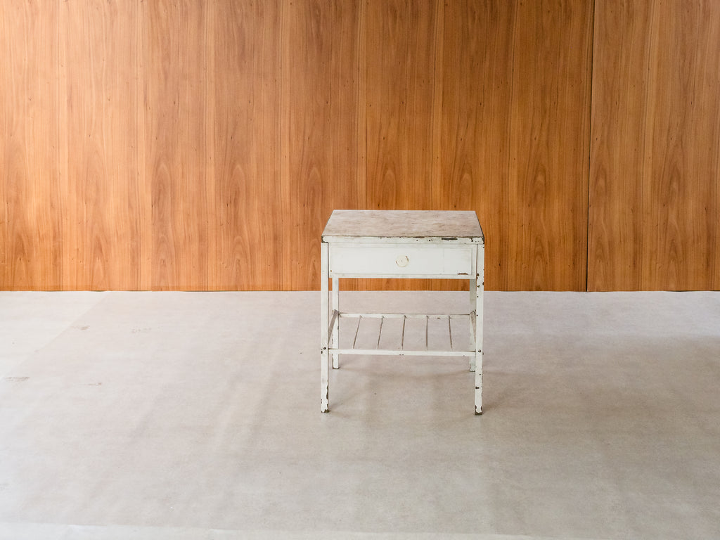 Mesa de Cabeceira em Latão, Formica e Mármore