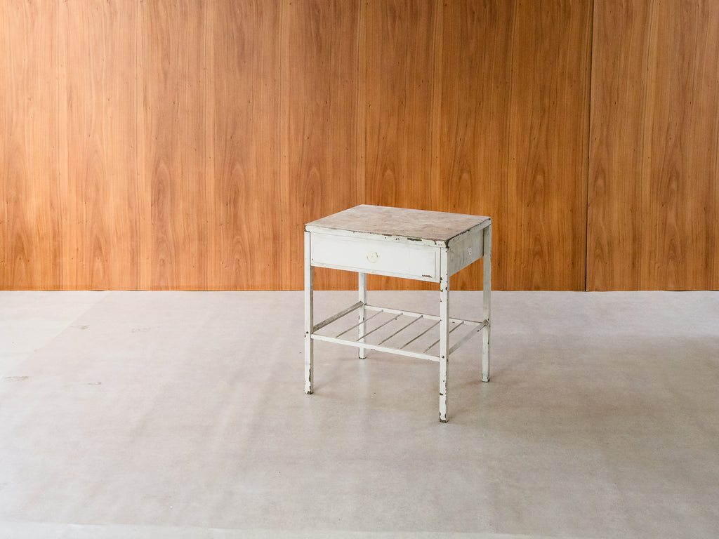 Mesa de Cabeceira em Latão, Formica e Mármore