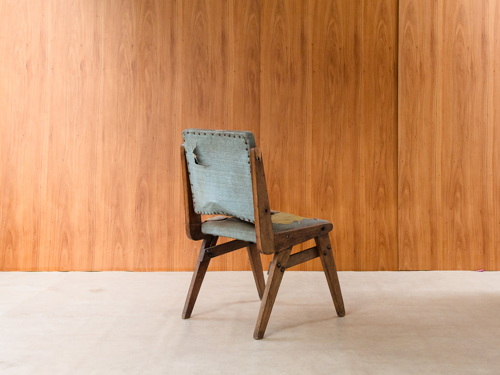 Cadeira em Madeira Clara