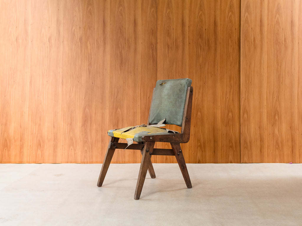 Cadeira em Madeira Clara