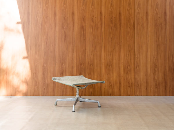 Charles & Ray Eames | Banqueta Aluminum Group