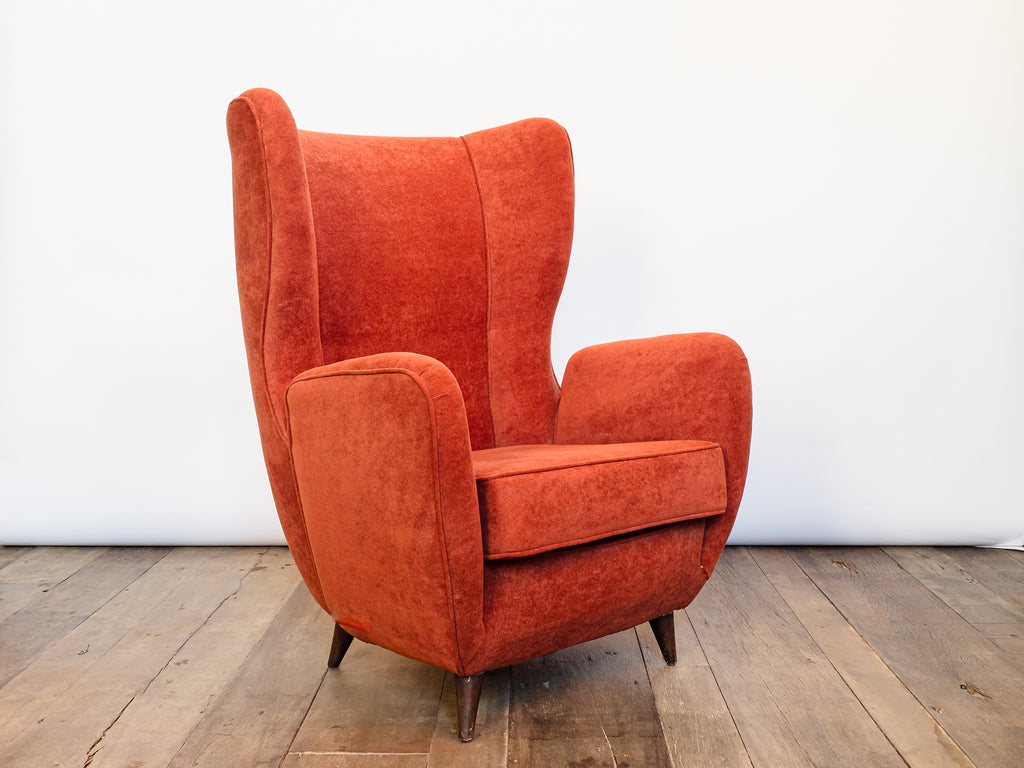 Poltrona Bergère com Pés Palito em Madeira