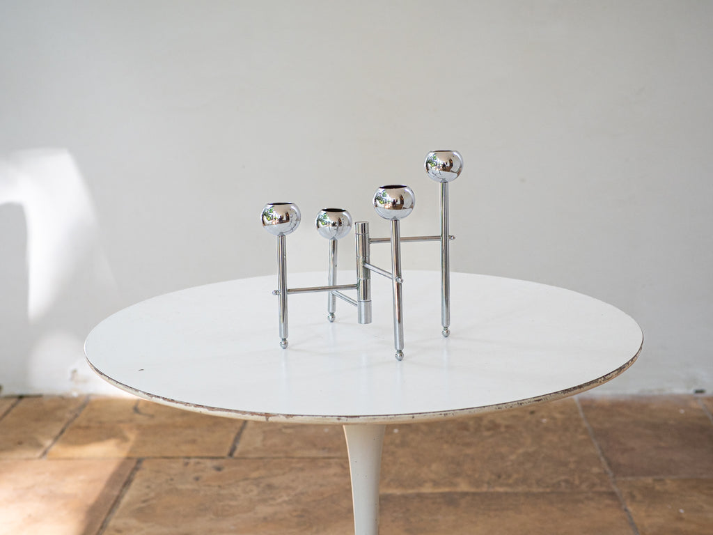 Castiçal Articulado com Esferas Cromadas