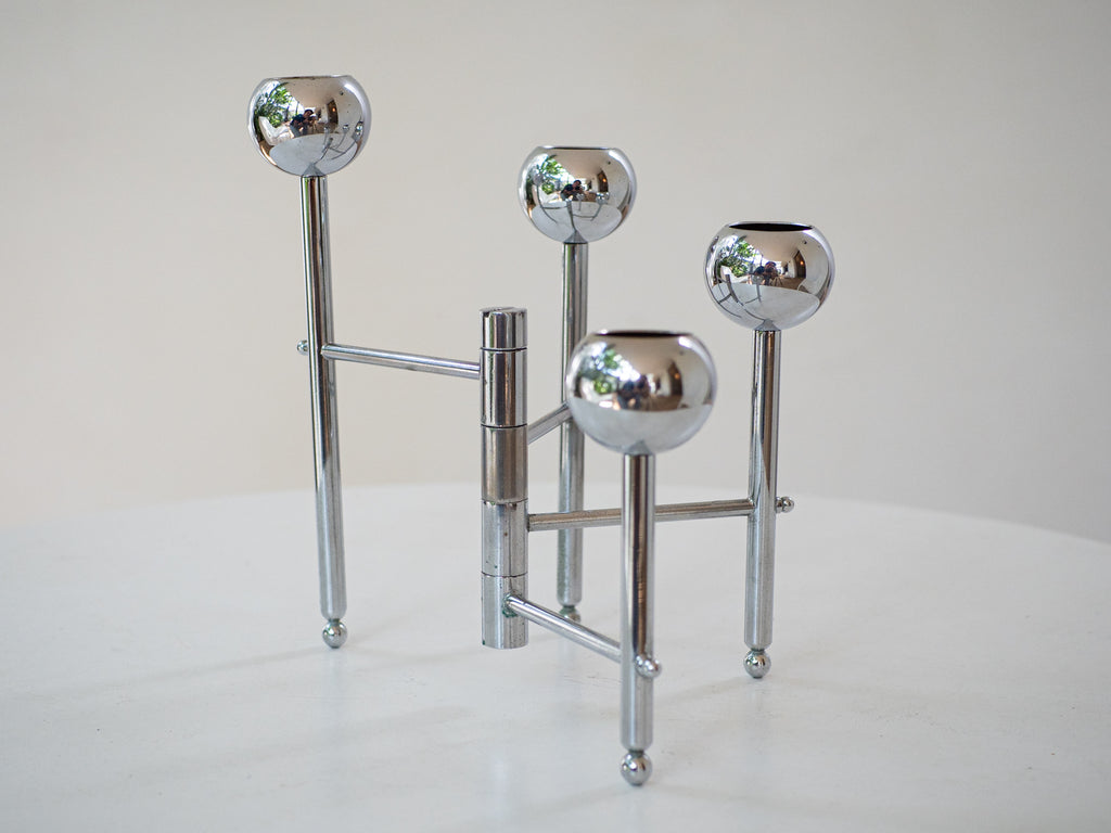 Castiçal Articulado com Esferas Cromadas