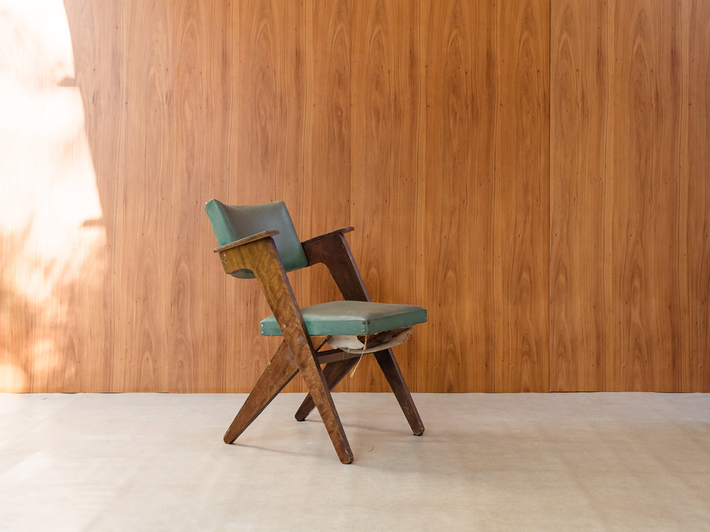 Cadeira com Braço em Madeira