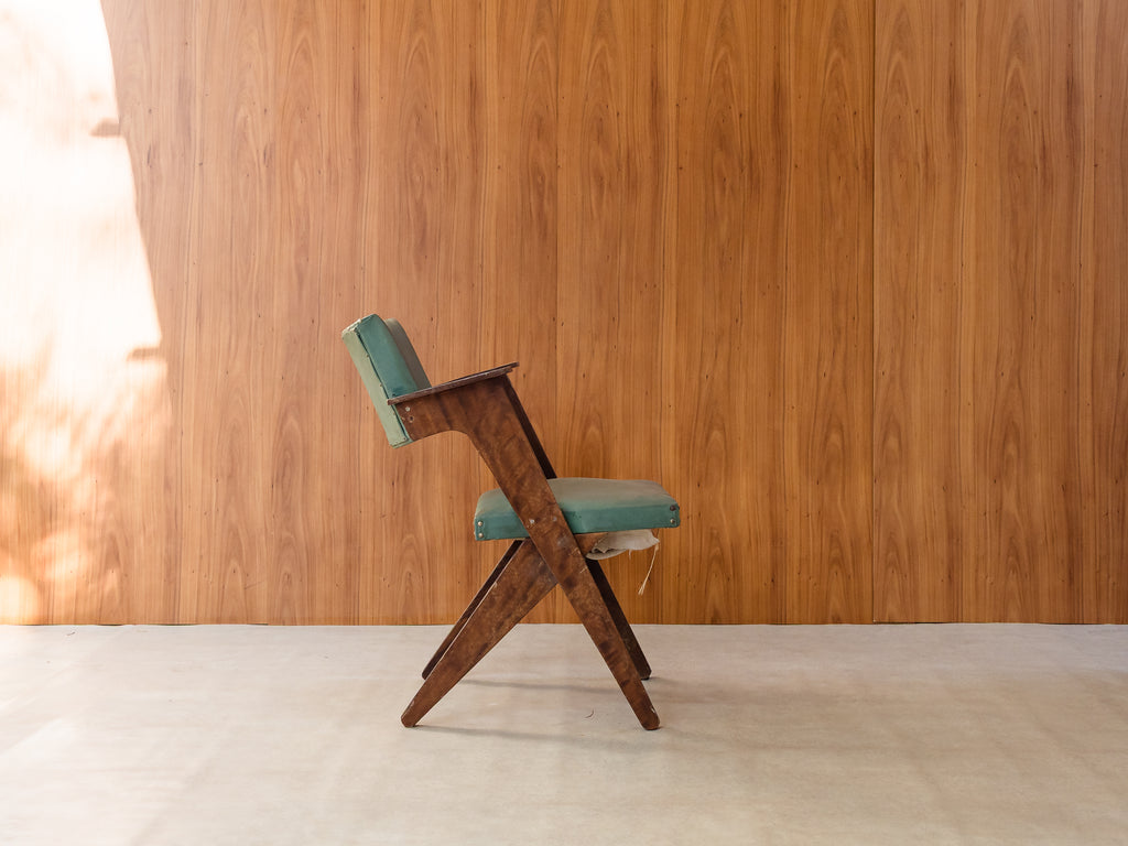 Cadeira com Braço em Madeira