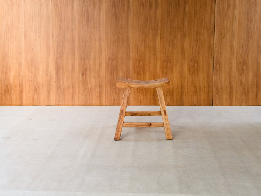 Banco em Madeira Maciça