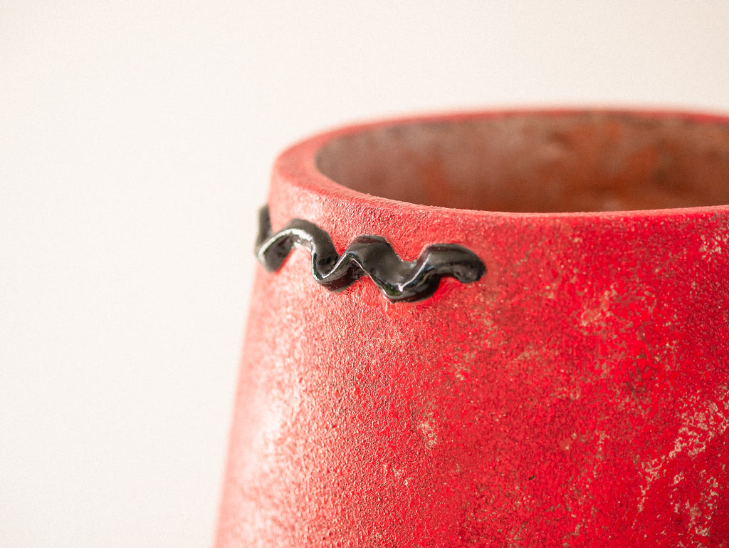 Liceu de Artes e Ofícios | Vaso em Cerâmica Artística Vermelho e Preto