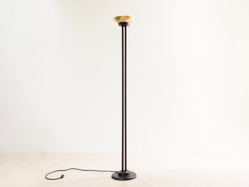 Luminária de Piso em Metal