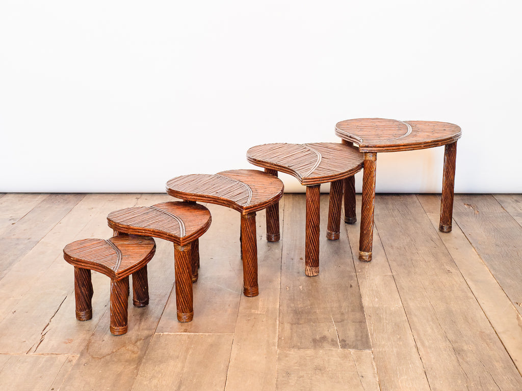 Conjunto de 5 Mesas em Vime