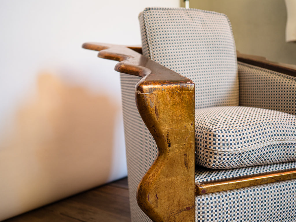 Poltrona Folheada a Ouro