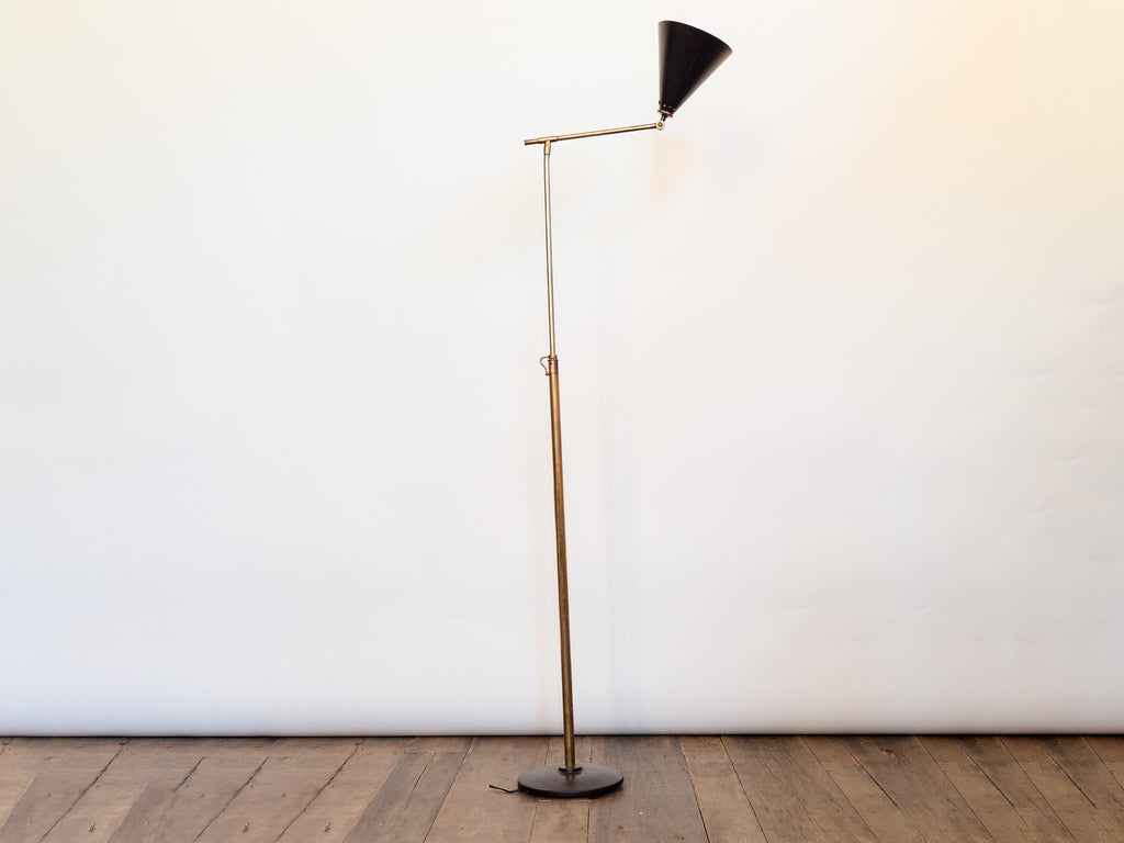 Luminária de Piso com Braço Regulável