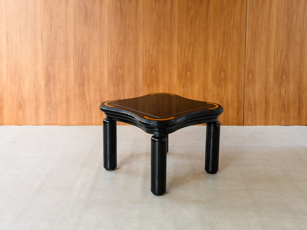 Mesa Laqueada em Preto com Tampo em Vidro