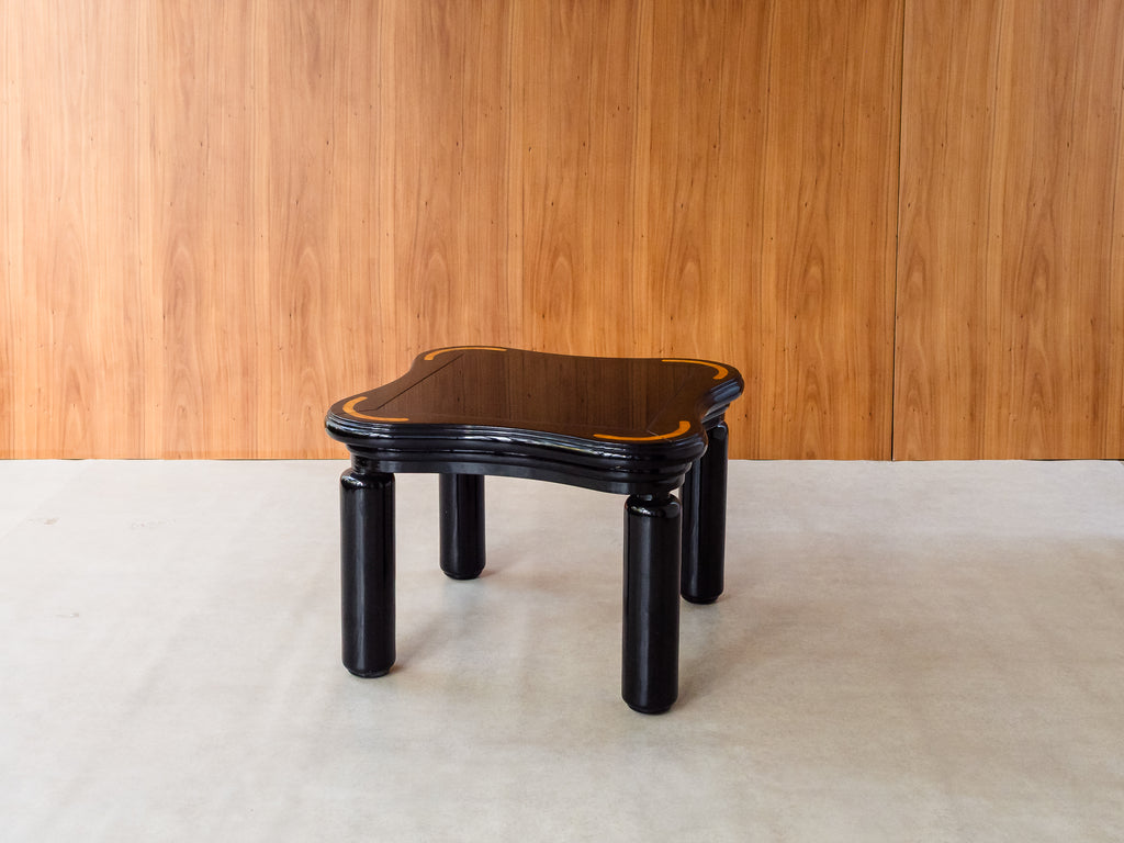 Mesa Laqueada em Preto com Tampo em Vidro