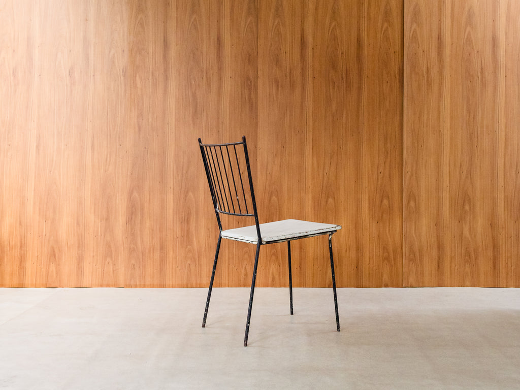 Cadeira em Ferro com Encosto em Varetas