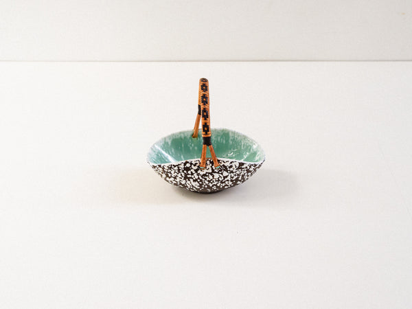 Cesta em Cerâmica com Alça em Rattan