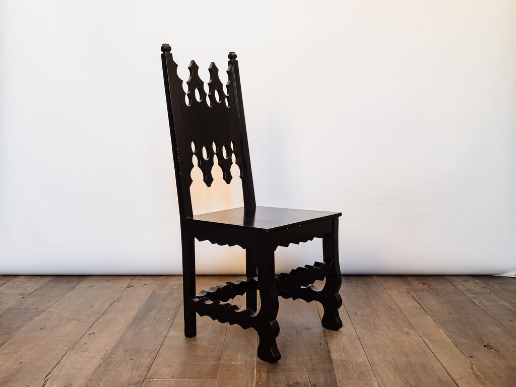 Cadeira em Imbuia com Espaldar Ornamentado