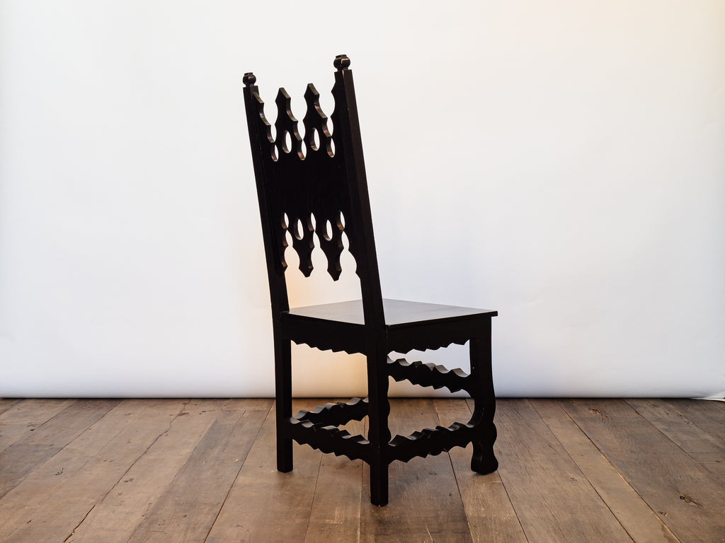 Cadeira em Imbuia com Espaldar Ornamentado