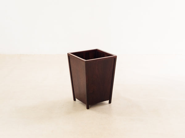 Lixeira em Jacarandá