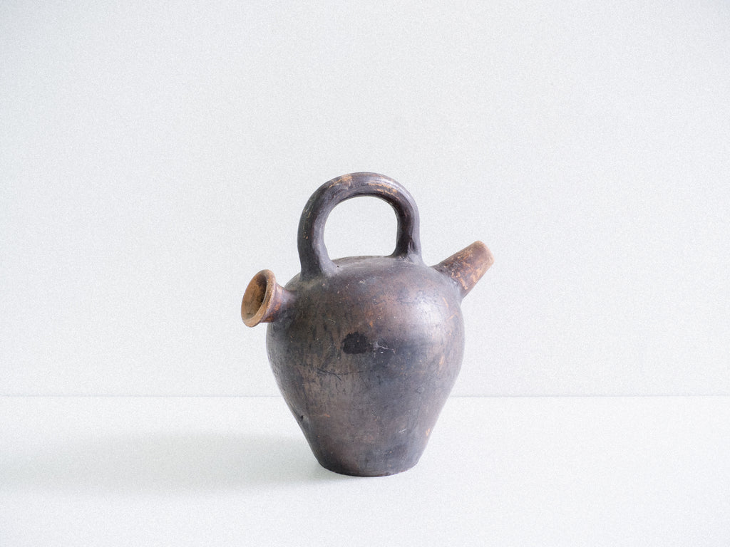 Bilha em Cerâmica Escura com Alça