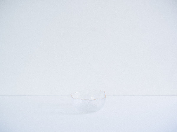 Wolff Mesa | Bowl em Cristal Martelado com Borda Dourada 01