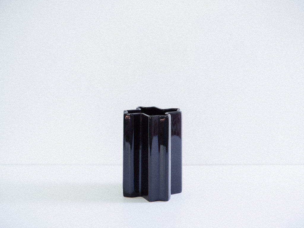Carlo Hauner (Atrib.) | Vaso Preto em Cerâmica Esmaltada