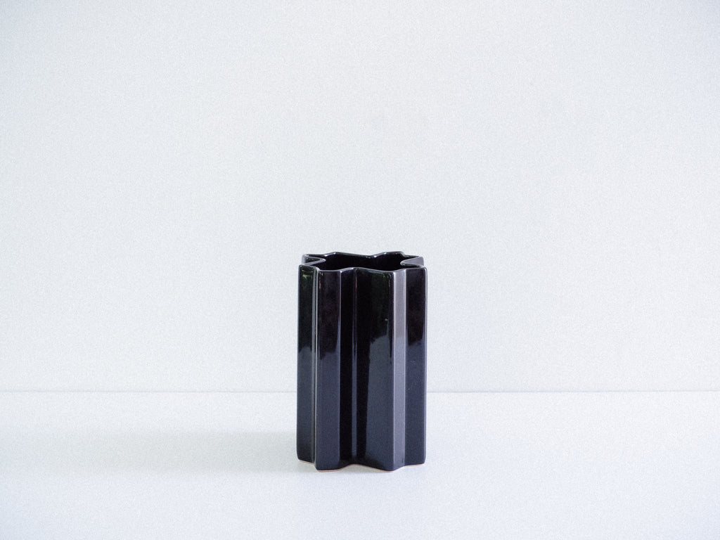 Carlo Hauner (Atrib.) | Vaso Preto em Cerâmica Esmaltada