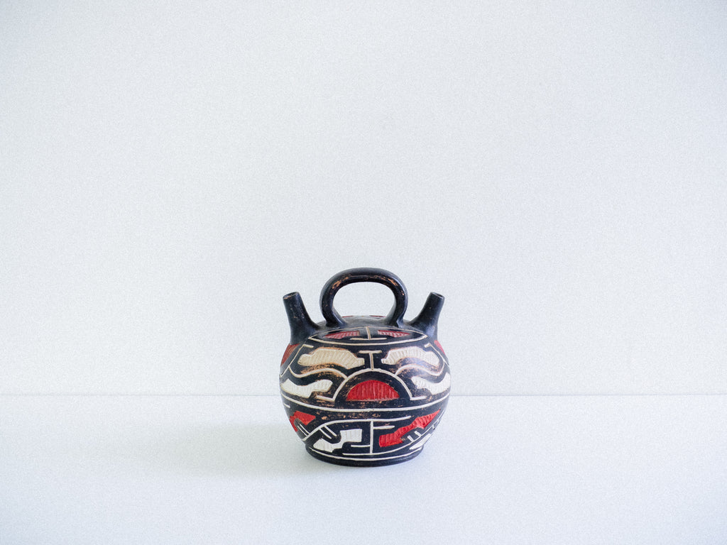 Vaso em Cerâmica Marajoara