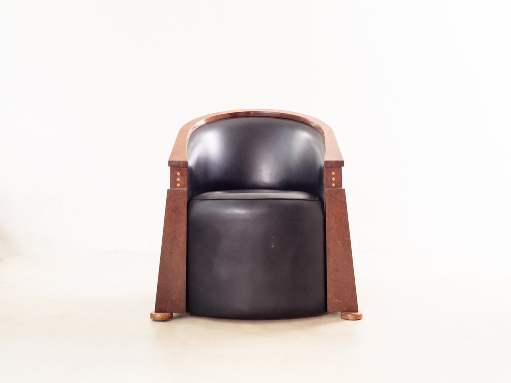 Poltrona Folheada em Radica