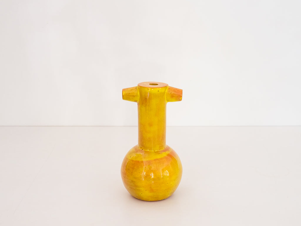 Vaso Escultórico em Cerâmica Amarela