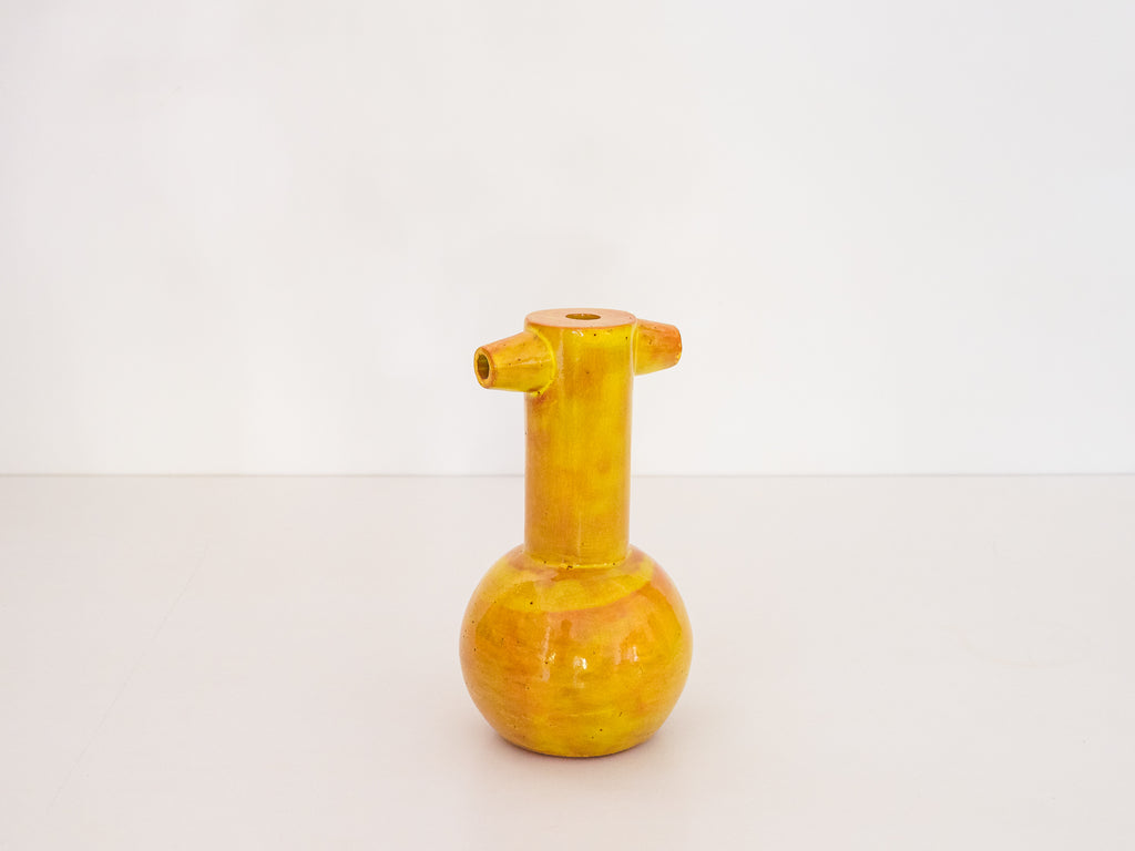 Vaso Escultórico em Cerâmica Amarela