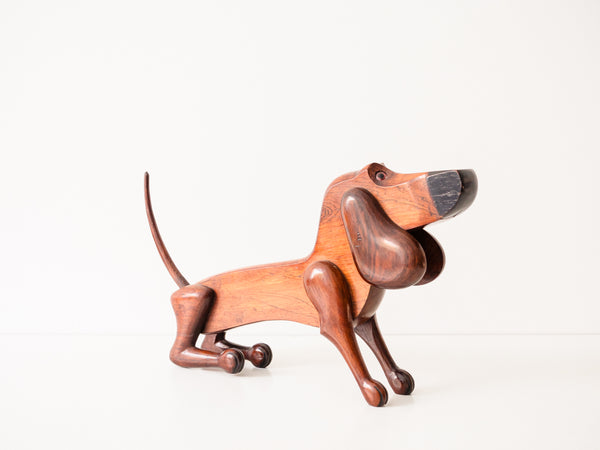 Escultura de Cachorro em Jacarandá