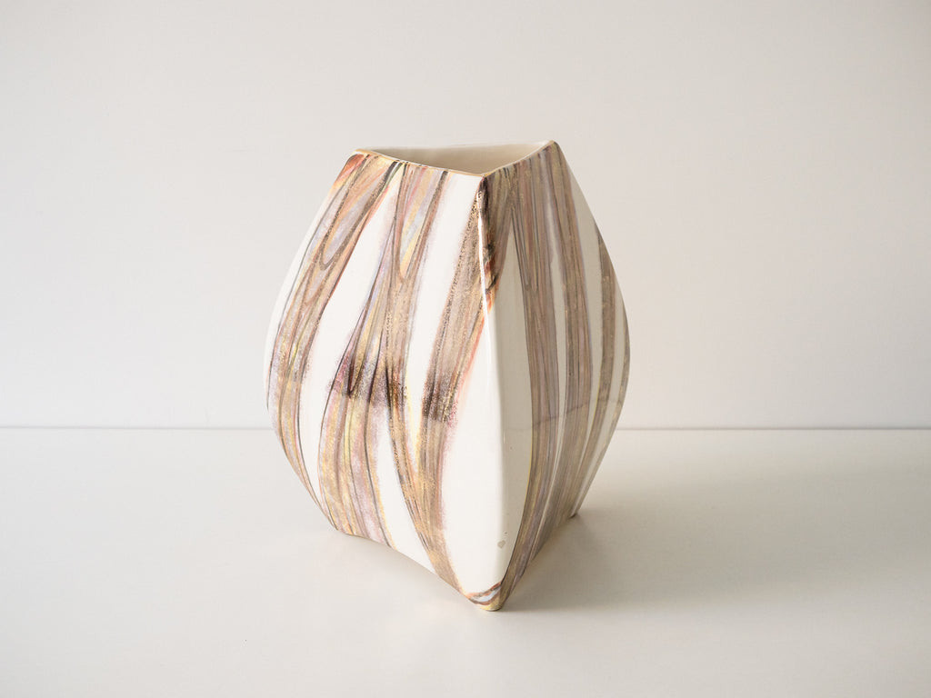 Cerâmica Weiss | Vaso Triangular com Detalhes em Dourado