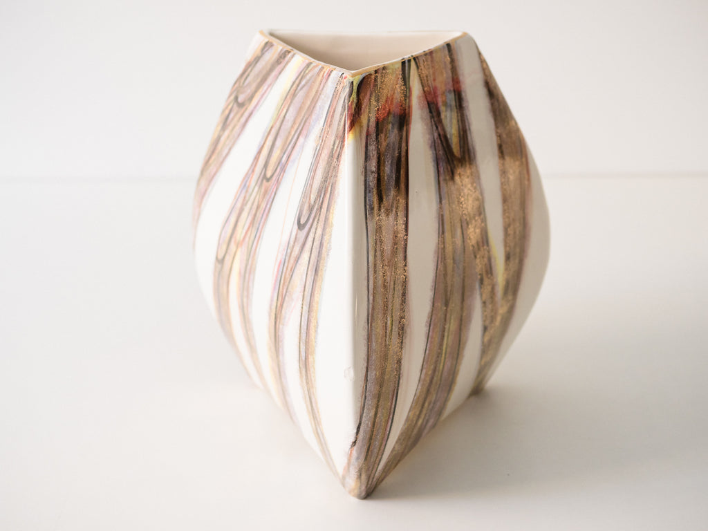 Cerâmica Weiss | Vaso Triangular com Detalhes em Dourado