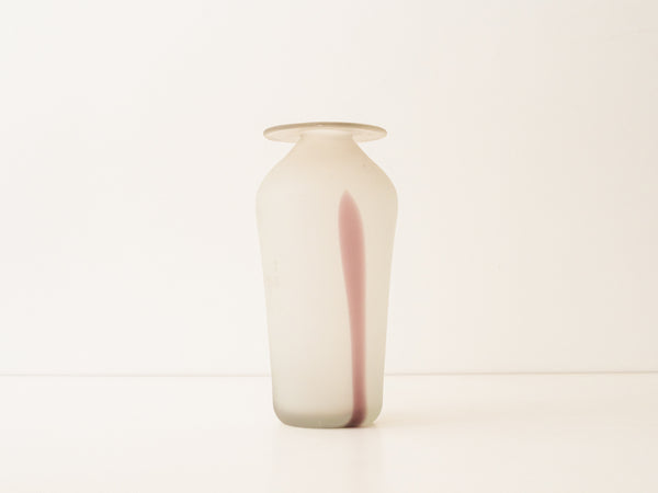 Vaso em Vidro Fosco Com Detalhes Avermelhados