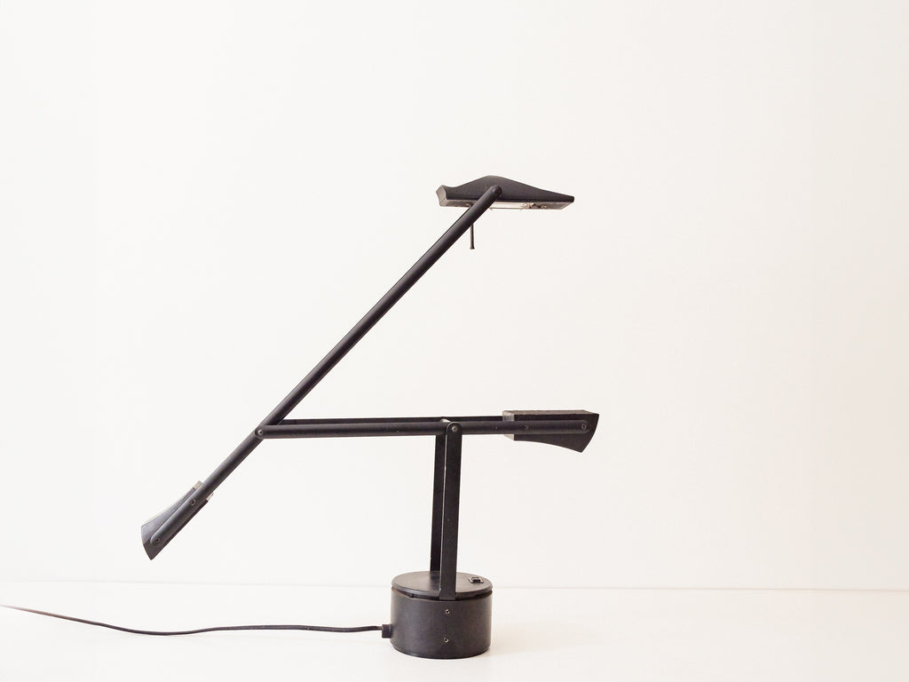 Luminária de Mesa Articulável Preta