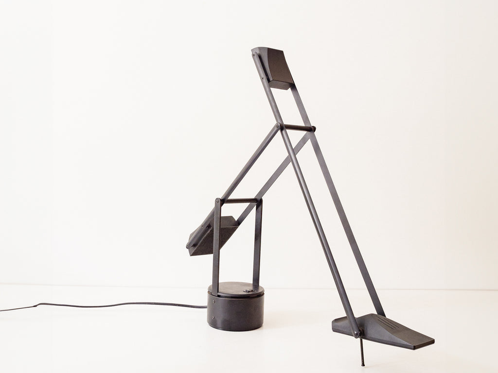 Luminária de Mesa Articulável Preta