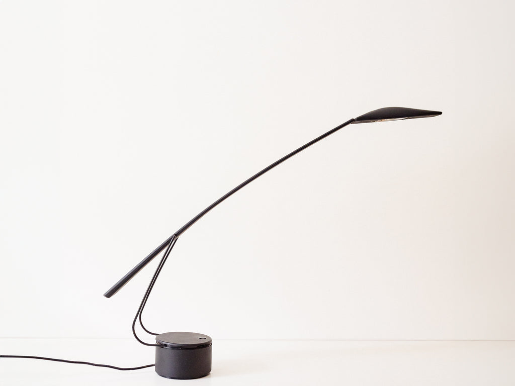 Mario Barbaglia + Marco Colombo | Luminária de mesa “Dove Lamp”