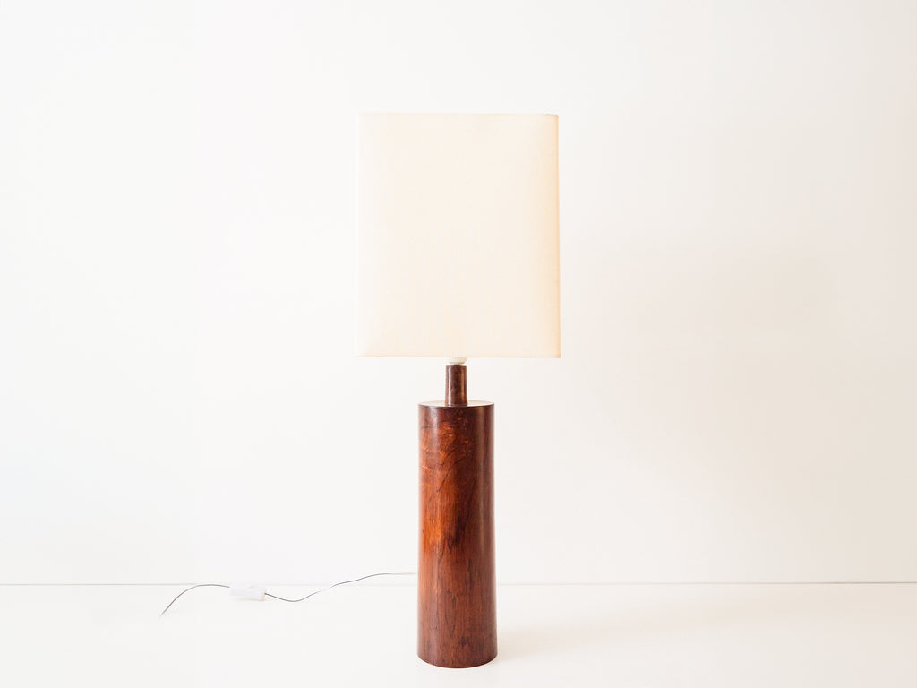 Abajur Cilíndrico em Jacarandá Maciço